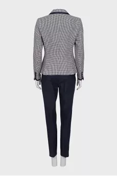 Suit with a checkered jacket