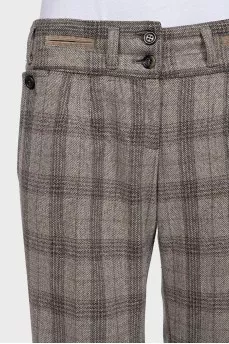 Loose-fitting plaid trousers