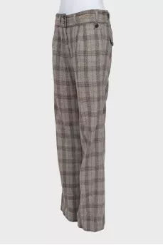 Loose-fitting plaid trousers
