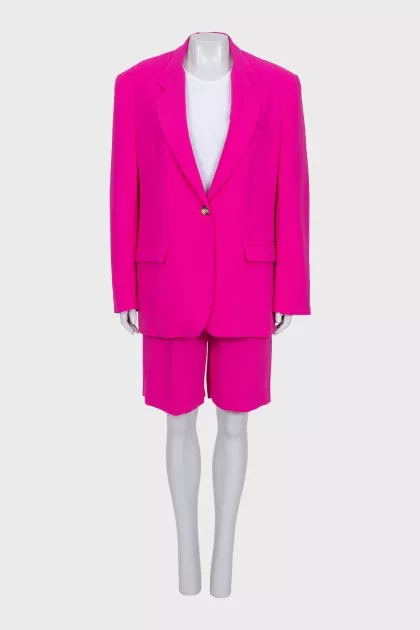Pink suit with shorts with tag