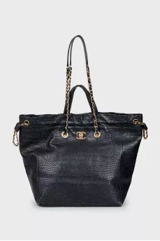 Black tote bag with double handles