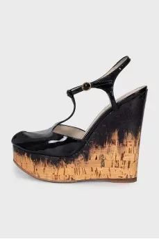Patent leather wedge sandals