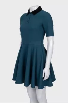 Green dress with a velvet collar