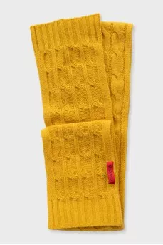 Yellow set with crystals