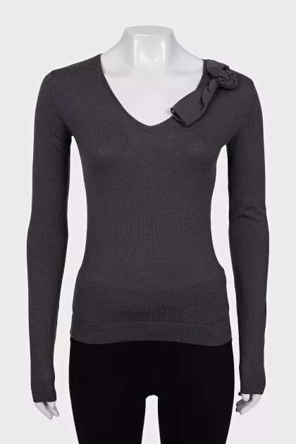 Wool pullover with a bow