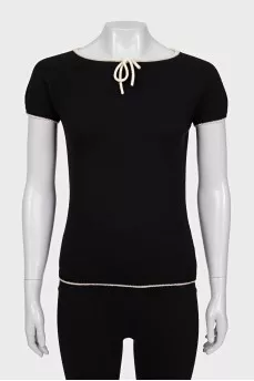 Fitted T-shirt with contrast trim