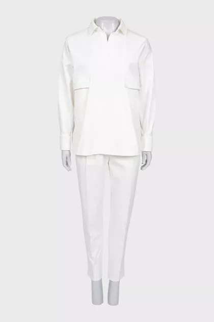 White denim suit with tag
