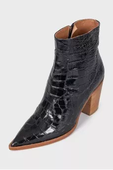 Leather Cossack boots with a stacked heel