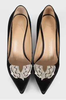 Fabric pumps decorated with crystals