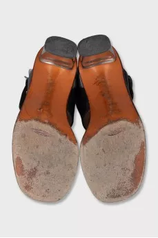 Leather sandals with metal heels