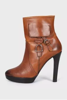 Gradient effect leather ankle boots
