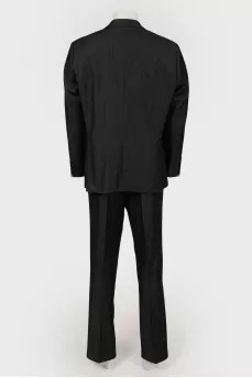 Men's single-breasted suit in a cage
