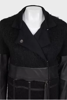 Coat with detachable bottom
