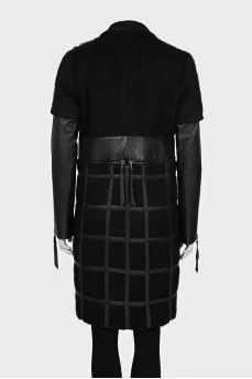 Coat with detachable bottom