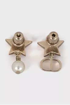 Asymmetrical stud earrings