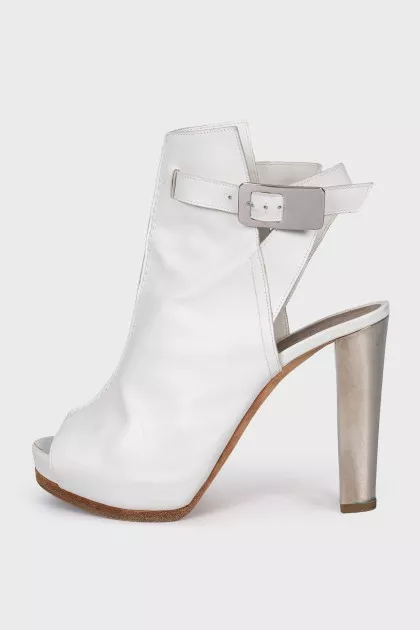 White leather sandals with metallic heels