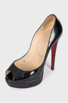 Black leather open-toe shoes