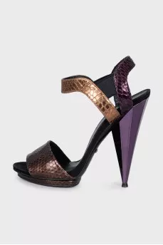 Textured leather sandals with a shaped heel