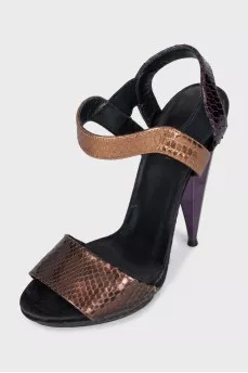 Textured leather sandals with a shaped heel