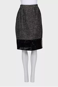 Skirt with a glossy bottom