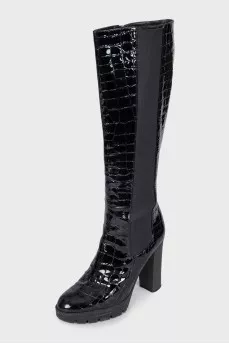 Patent leather boots with heels