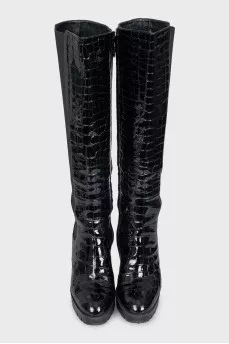 Patent leather boots with heels