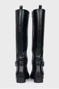 Leather boots with silver pendant