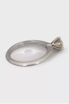 Platinum ring with diamond