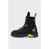 Men's boots with contrasting laces