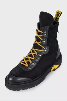Men's boots with contrasting laces