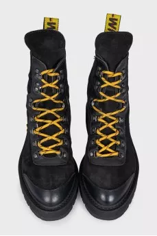 Men's boots with contrasting laces