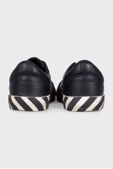 Men's sneakers with a branded patch and print