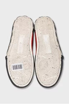Men's sneakers with a branded patch and print