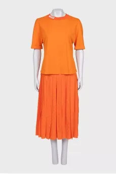 Orange suit with a long T-shirt