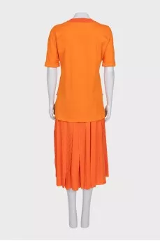 Orange suit with a long T-shirt