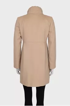 Short wool coat with a high collar