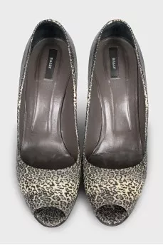 Animal print open-toe shoes