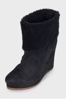 Wedge boots with fur uppers