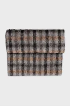 Long pile scarf with a plaid print