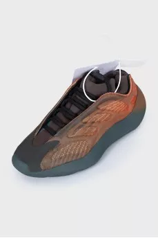 700 V3 sneakers with tag