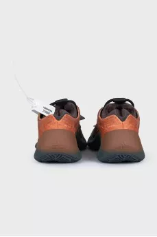 700 V3 sneakers with tag
