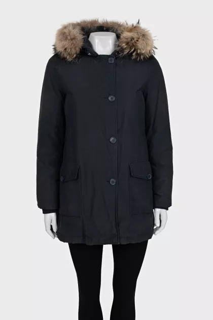 Straight parka with fur trim on the hood