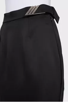 Black skirt with a belt