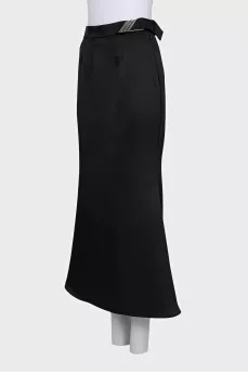 Black skirt with a belt