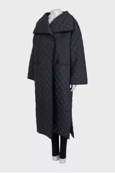 Quilted coat with a wide collar