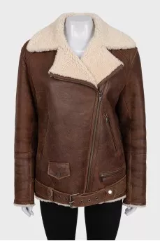Brown sheepskin coat with a beveled zipper