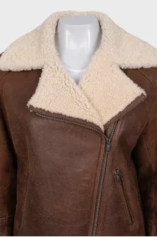 Brown sheepskin coat with a beveled zipper
