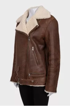 Brown sheepskin coat with a beveled zipper
