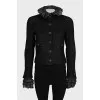 Cropped jacket with an accent collar