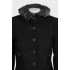 Cropped jacket with an accent collar